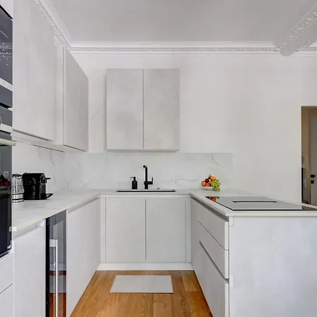 711 Elodie - Superbe A Apartman *